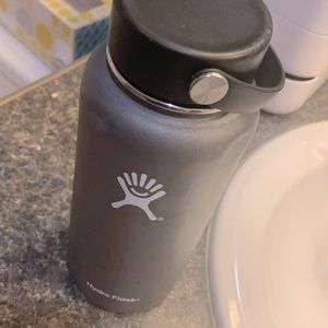 Steel Grey Hydroflask Water Bottle with Handle Lid